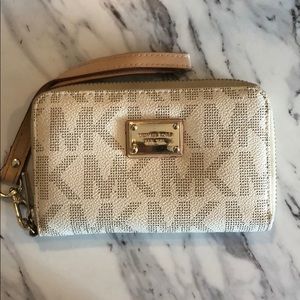 Michael Kors Wristlet White MK